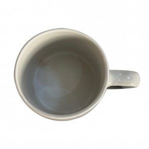 Semplice tazza in ceramica di colore puro con fascia a mano, tazza in ceramica con personalità, giunzione a colori, logo stampato, tazza per l'acqua dell'ufficio