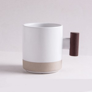 Tasse en céramique de café de Logo fait sur commande avec l'ensemble-cadeau réutilisable de tasse de tasse de café de porcelaine de poignée en bois