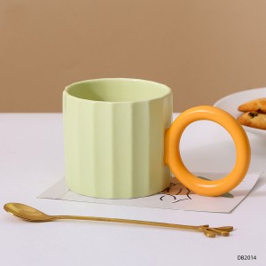 tazas de café de cerámica de lujo de la taza de la taza del regalo de la raya adaptable con la manija grande